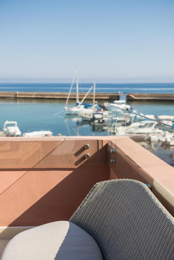Avra Venetian Harbour * Chrissi Akti Chania